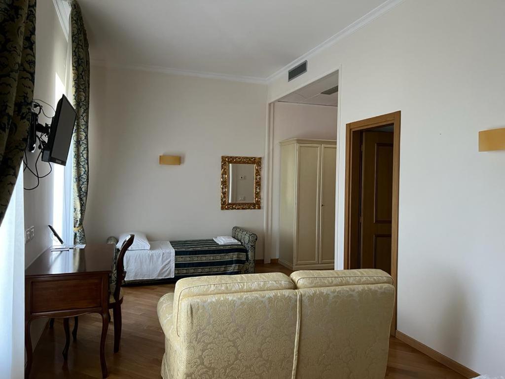 Domus Stella Maris - Casa Per Ferie Hotel Ancona Exterior foto